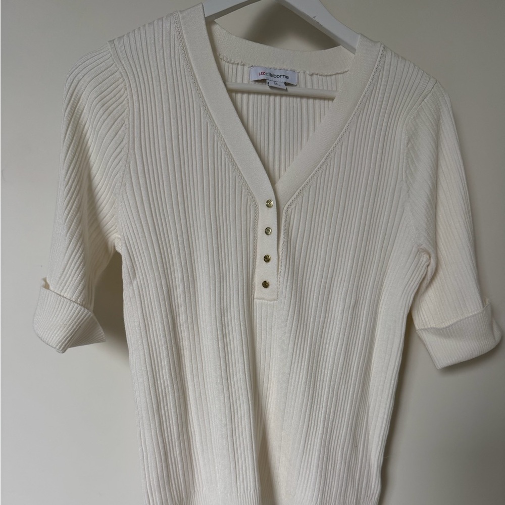 Liz Claiborne Cream V-Neck Sweater